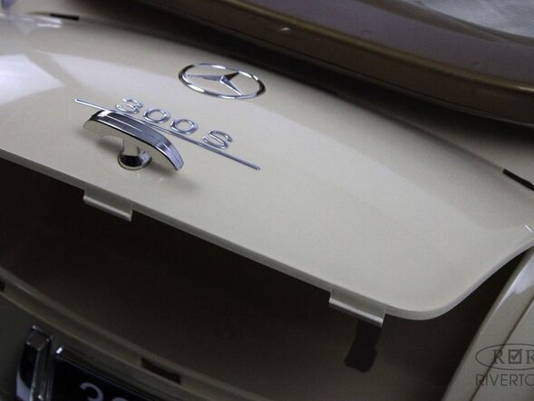 Детский электромобиль Mercedes-Benz 300S Лицензия